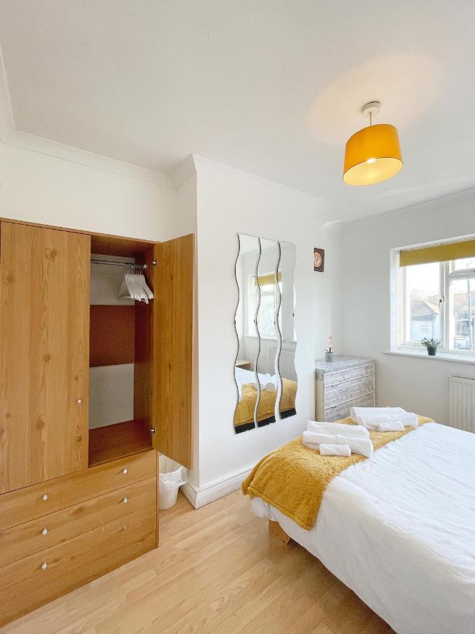 Apartament 3 Bed Duplex Flat, Free Wifi & Netflix, Ideal For Contractors Gravesend Zewnętrze zdjęcie