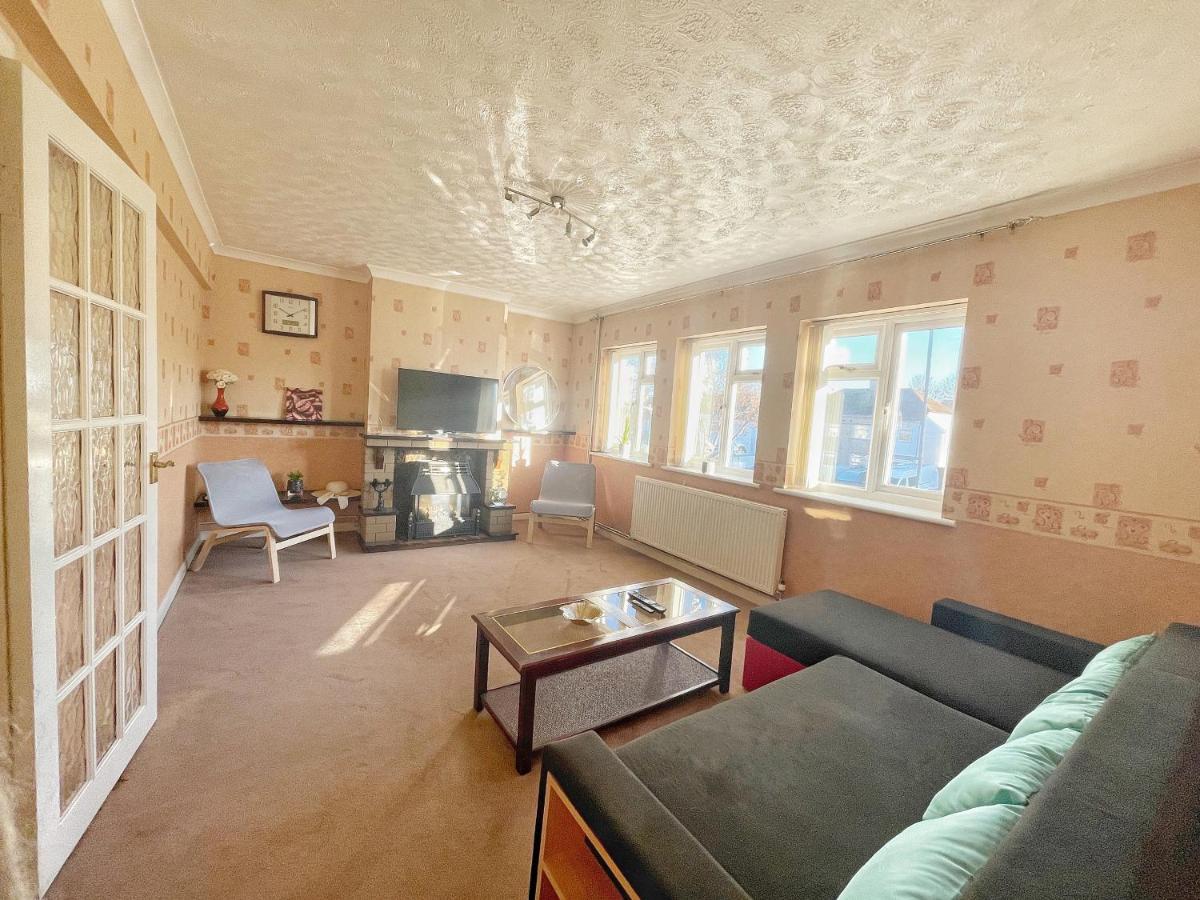 Apartament 3 Bed Duplex Flat, Free Wifi & Netflix, Ideal For Contractors Gravesend Zewnętrze zdjęcie